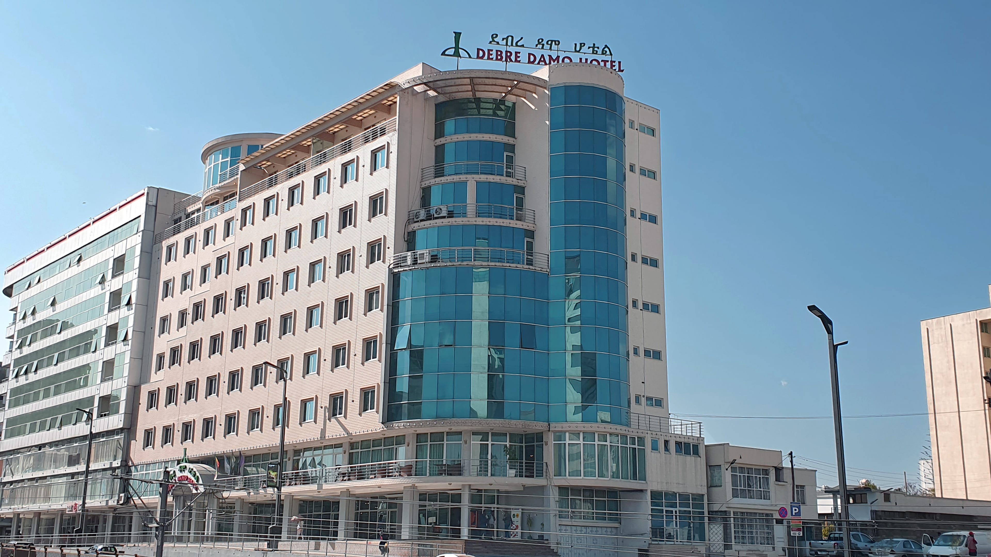 DEBREDAMO HOTEL Exterior