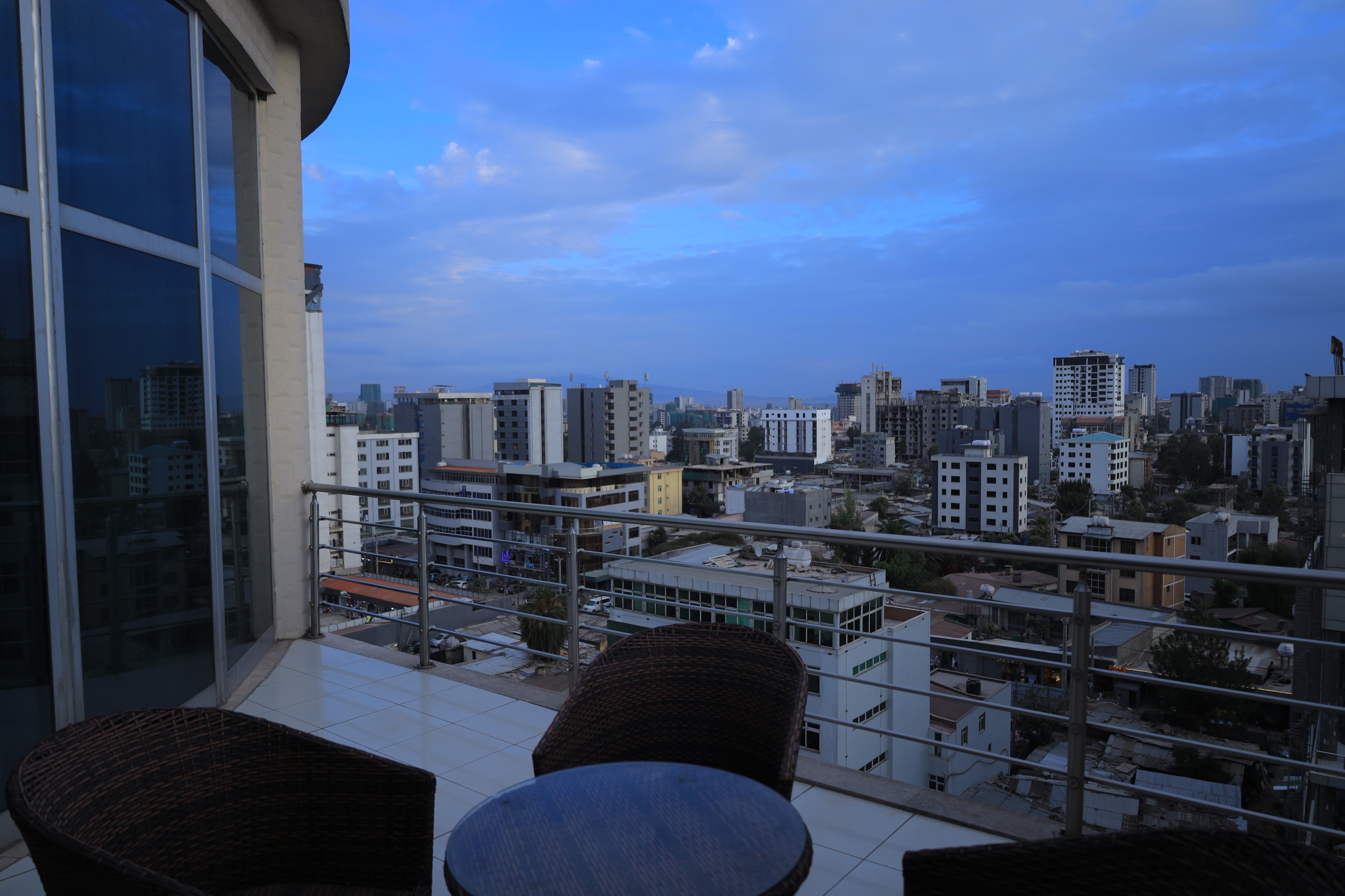 DEBREDAMO HOTEL Elegant Room